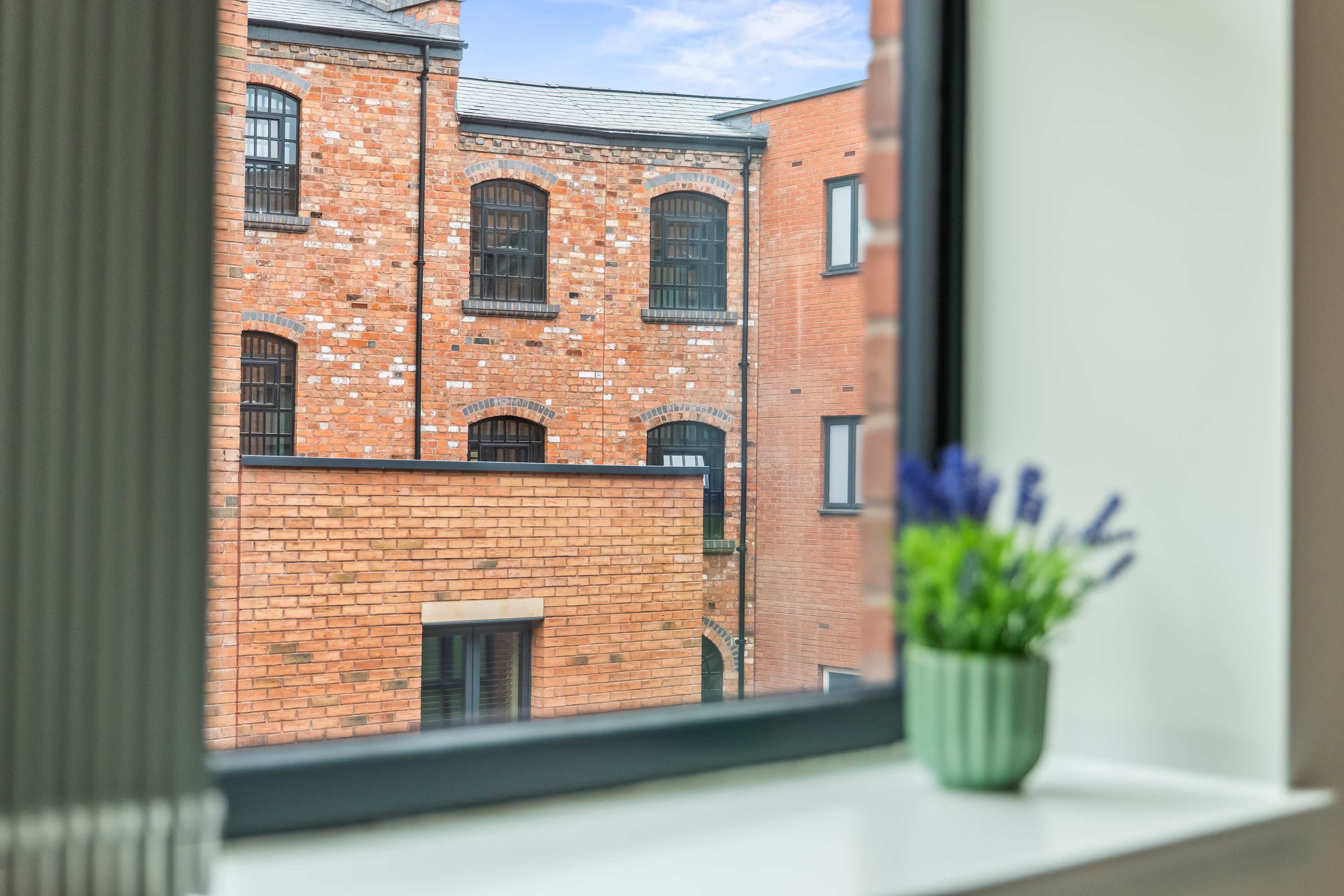 apartment in West Midlands — photo 5